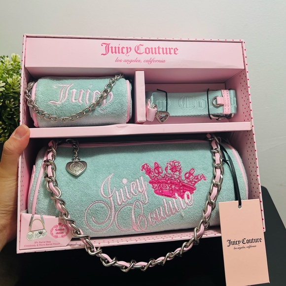 Juicy Couture Handbags - Juicy Couture Heritage Barrel Bag 3PC Gift Set - Mint & Pink NEW